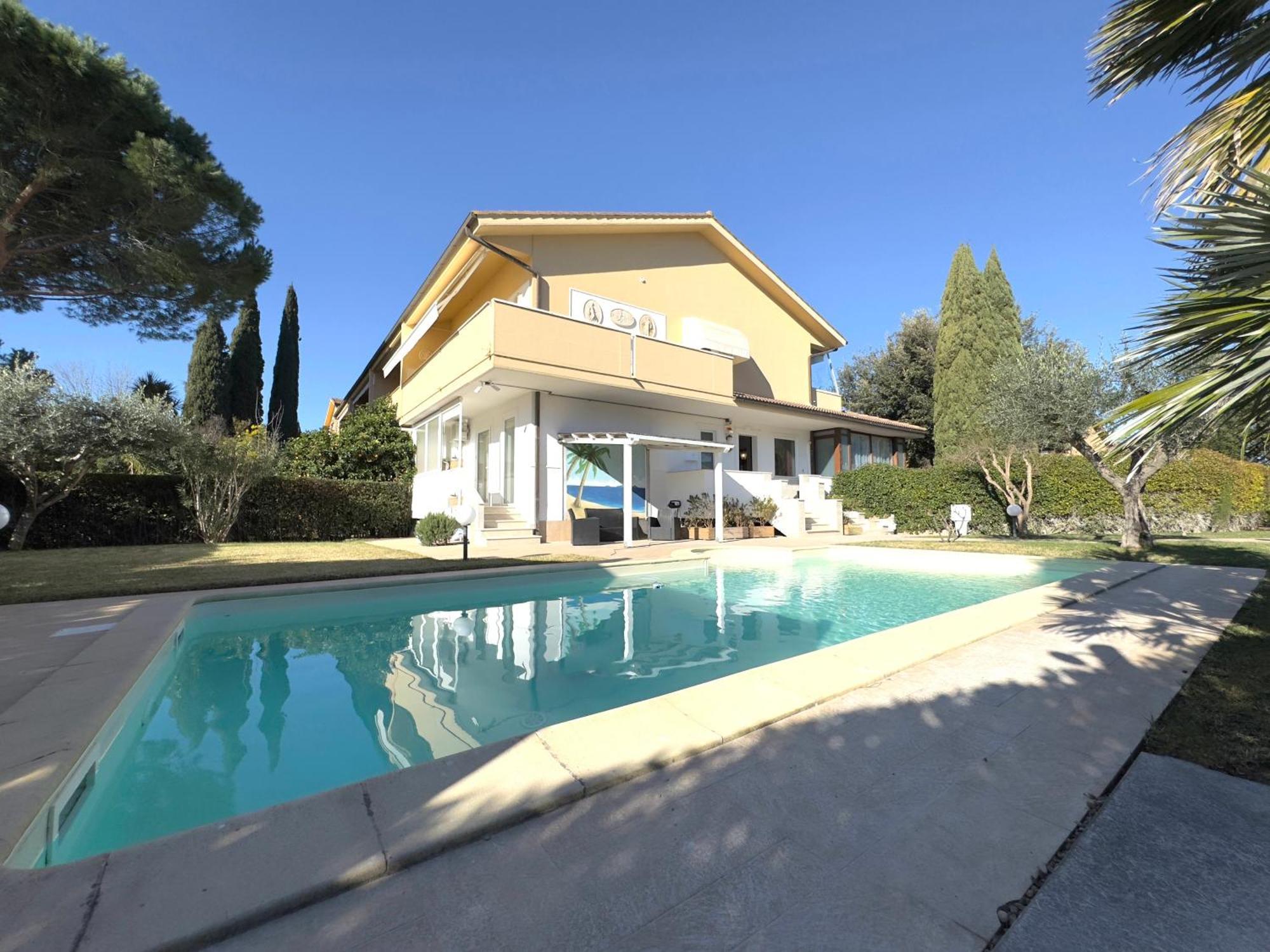 Residence Il Boschetto - Villa Con Piscina غروسيتو المظهر الخارجي الصورة